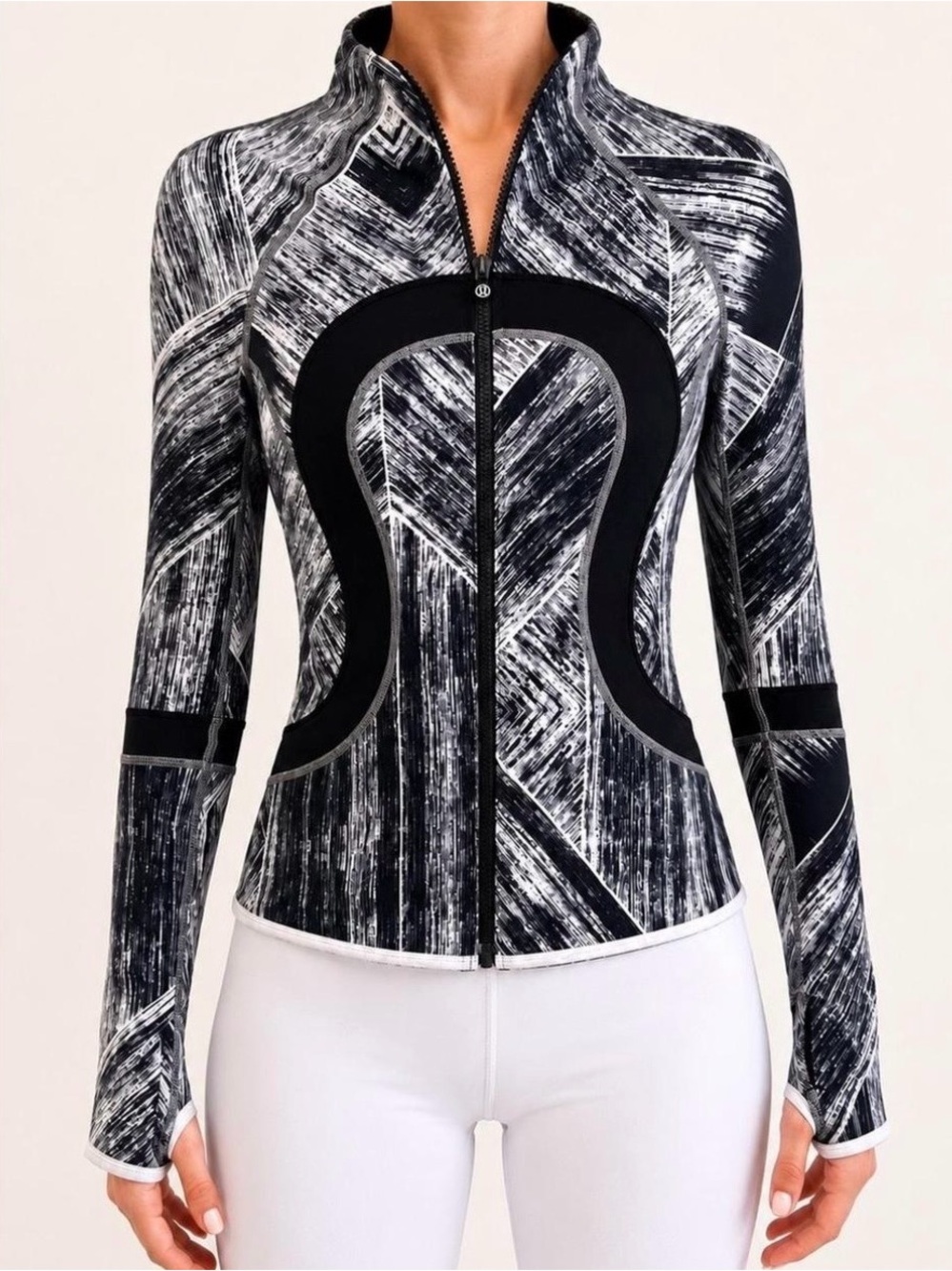 lululemon Define Reversible Noir II Ghost Weave Black and White Jacket. Size 6
